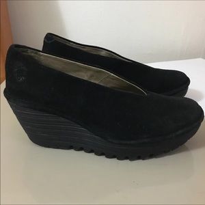Fly London Black Shoes Mismatched 6/6.5